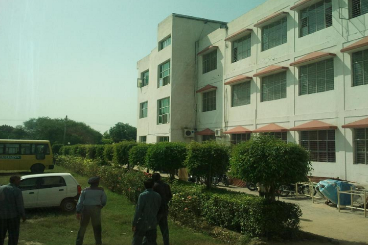https://cache.careers360.mobi/media/colleges/social-media/media-gallery/9767/2019/4/10/College Building View of Budha College of Management Karnal_Campus-View.png